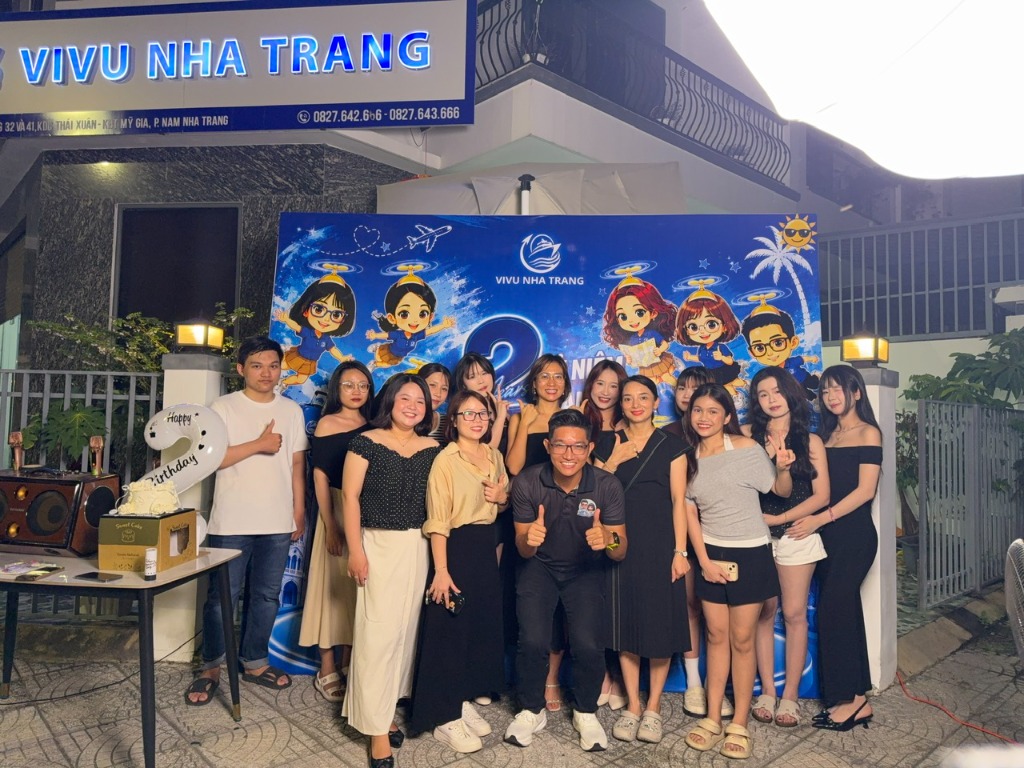 Phạm Đức Anh và vợ tại lễ kỷ niệm 2 năm Vivu Nha Trang 06/06/2026